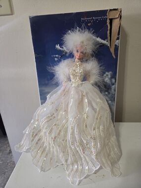 Enchanted Seasons Collection Snow Princess 1994 Barbie Doll Limited